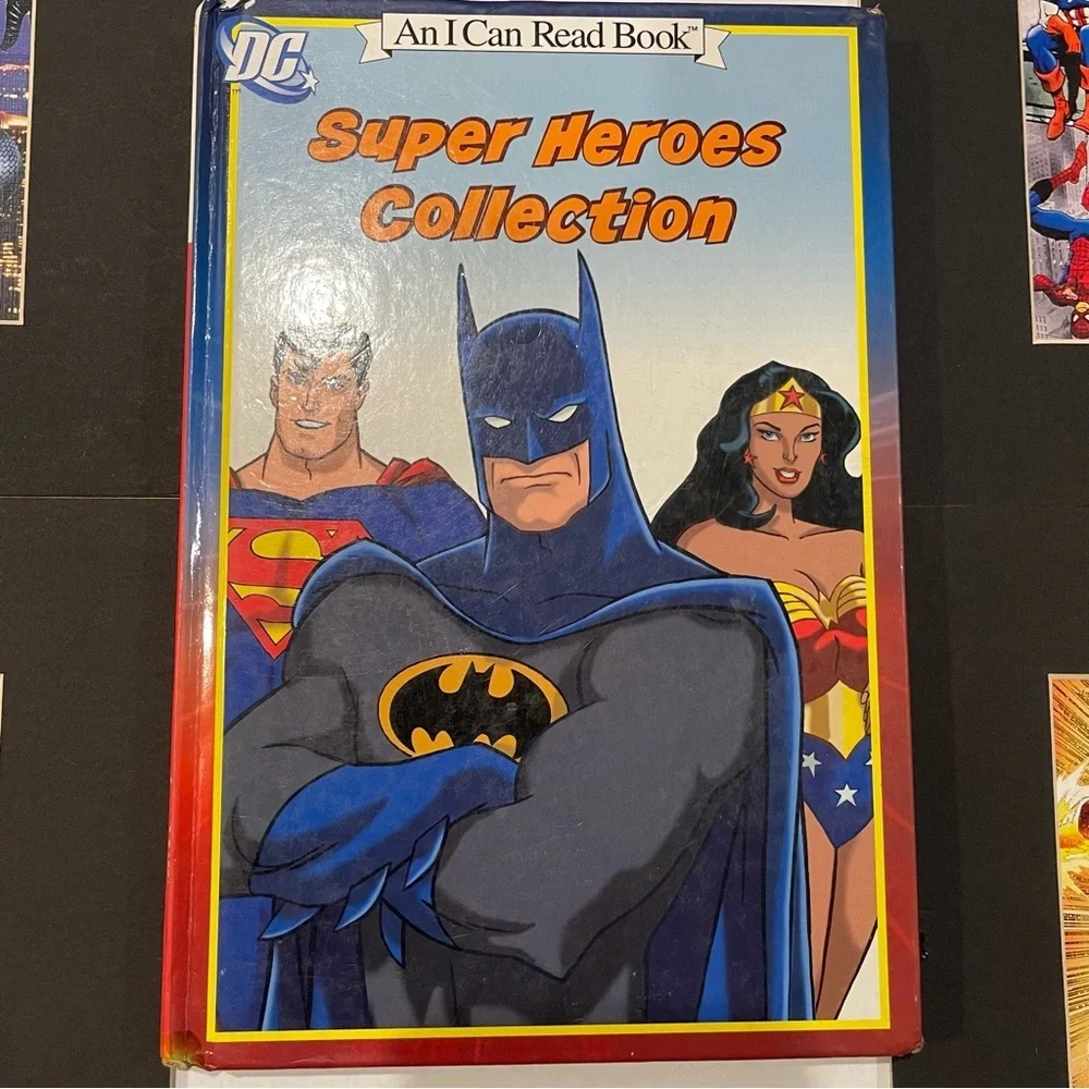 DC Super Heroes Collection Hardcover + 4 Superhero Art‎ Prints (DC/Marvel)